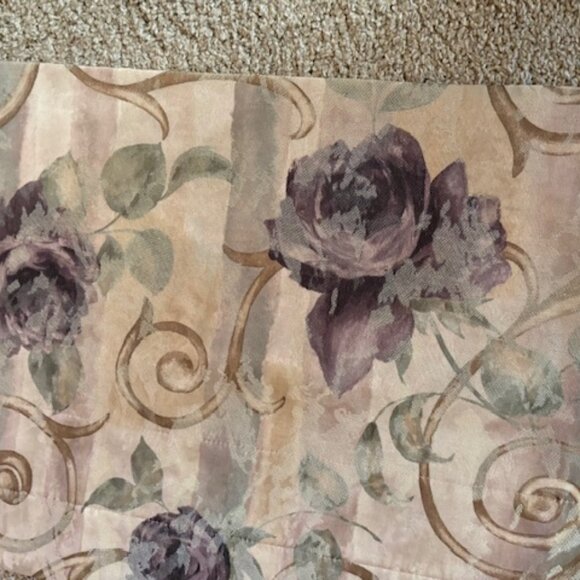 Croscill Chambord Cassis Amethyst Purple Roses Blouson Valance 86 x 17 - Picture 2 of 4